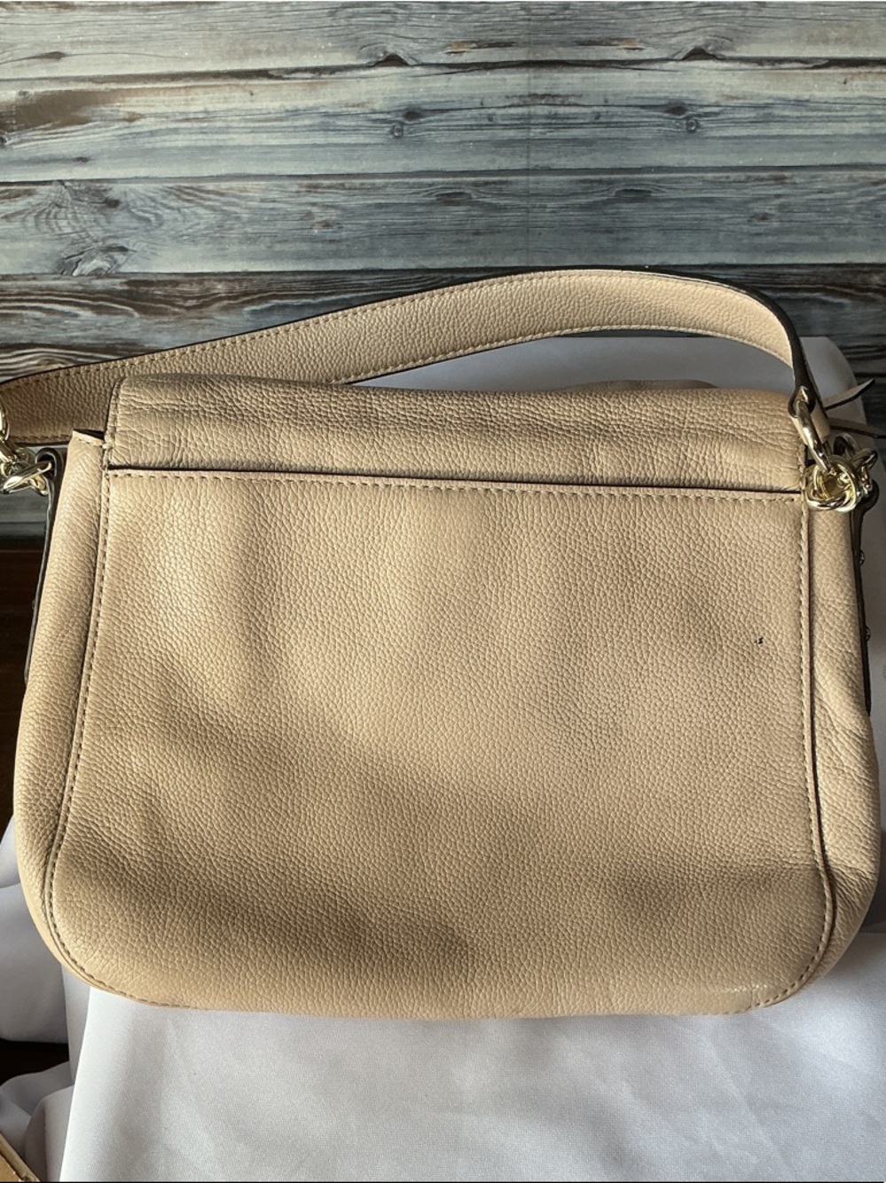 ⭐ Kate Spade Beige Pebbled Leather Foldover Crossbody Shoulder Bag - Picture 3 of 6